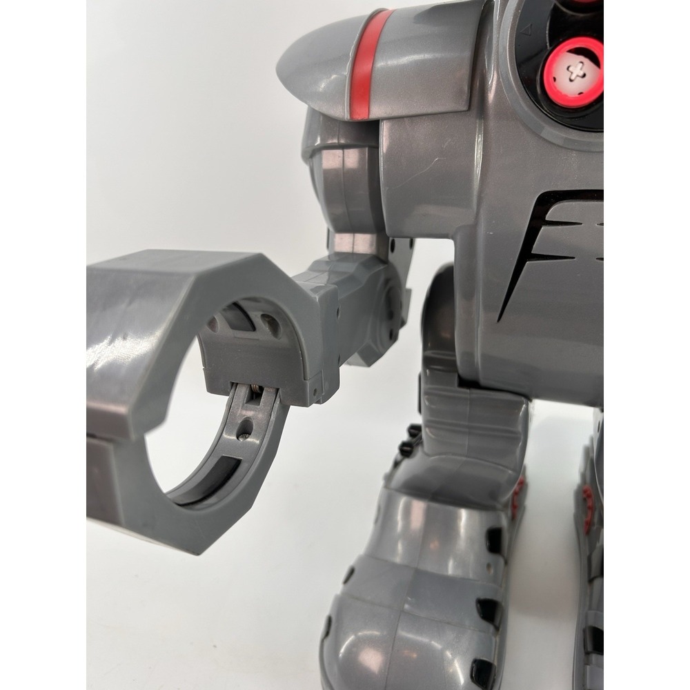 Vintage Toymax R.A.D. 4.0 Radio Controlled Robot Voice Command RAD W/ Remote - Picture 4 of 16